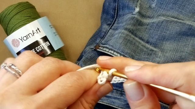 ВЯЖЕМ БРАСЛЕТ. смотреть онлайн