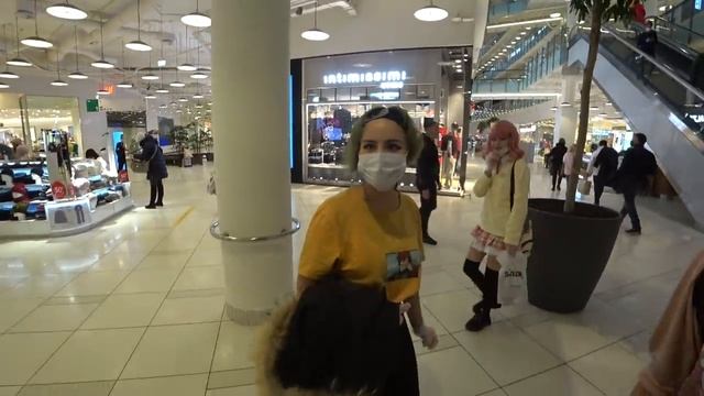 24 ЧАСА ЖИВУ КАК АНИМЕ ПЕРСОНАЖ / РЕАКЦИЯ ЛЮДЕЙ НА КОСПЛЕЙ смотреть онлайн