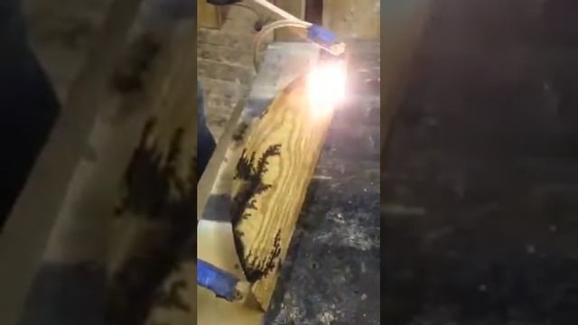 Молнии на дереве или фигуры Лихтенберга. Пермь. смотреть онлайн