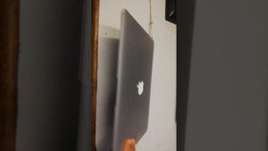 Apple MacBook Air (13 Inch - 2017) Model No. A1466 -EMC 3178 / i7 / 8 / 512 / check out video