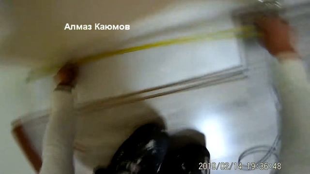 Укладка ламината 8/8 одним полотном. Последняя комната, обход труб отопления. Ламинат и наличники