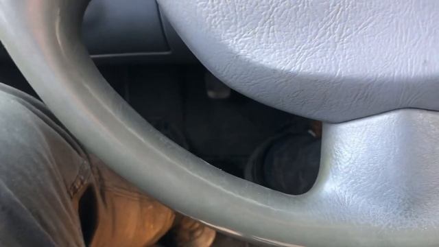 Прокачка и регулировка педали сцепления Hyundai Accent смотреть онлайн