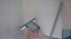 Спальная комната. Монтаж навесов под шкаф купе и ниша под карниз для штор из гипсокартона.