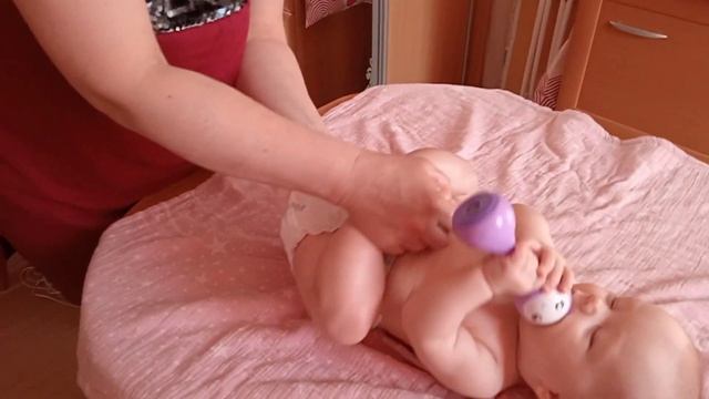 Развитие ребенка до года. Ползание. Разбор ползания раненным партизаном. Часть 1.