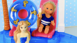 Куклы #Барби Как Русалочка Стала  Уродиной Мультик Для девочек В бассейне