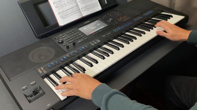 Christmas Carols - Away In The Manger - Yamaha PSR-SX900 смотреть онлайн