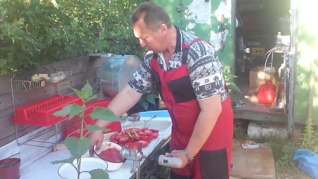 Готовим аджику, а крутить лень смотреть онлайн