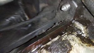 течет масло из под масляного фильтра AUDI  A 3