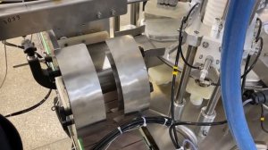 Фасовочный автомат с опцией переворота контейнера