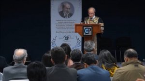 2   Dr  Alberto Enrique Becerril Román   Entrega de Reconocimiento