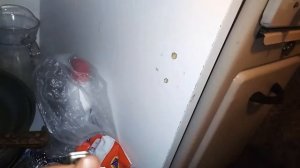 Как восстановить разбитое отверстие под саморез. ЛАЙФХАК