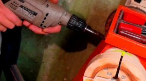 Простейший стопор шпинделя токарного станка для работы с делительным диском.