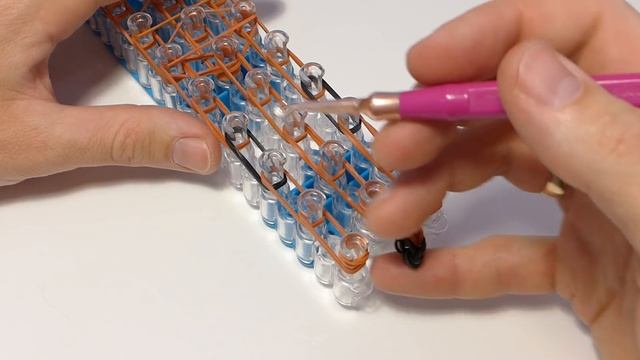 КОТИК на ручку из резинок Rainbow Loom Bands  Cat Rainbow Loom