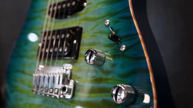 Schecter USA Custom Shop Sunset Custom II HSS Caribbean Burst смотреть онлайн