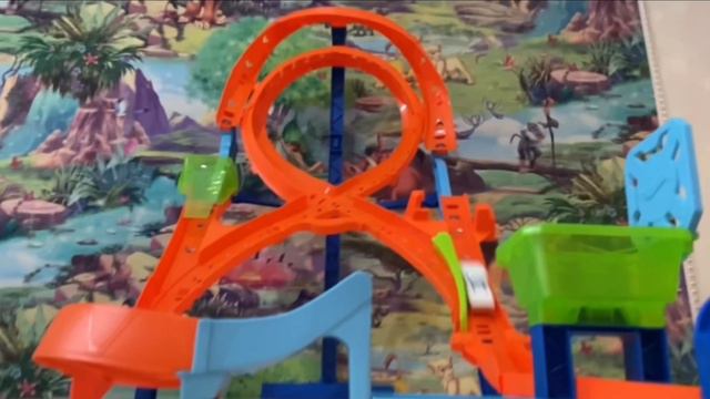 Трек Hot Wheels ОГРОМНЫЙ Vertical-8 Jump HMB15.
Hot wheels дорога. Для детей.