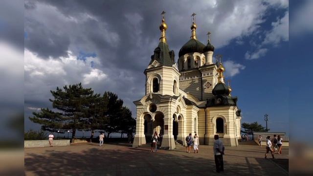 ДНЕМ ЯВЛЯЕТСЯ ПОКОЙНИЦА СВЯЗАННАЯ ЦЕПЯМИ И ГОВОРИТ "ПОМОЛИСЬ ОБО МНЕ".. смотреть онлайн