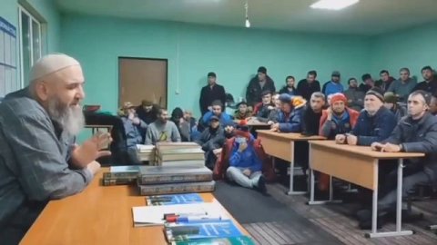 Абдулхалим абдулкаримов уход от неудобных вопросов.