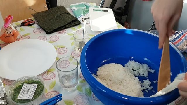 ГОТОВИМ СУШИ В ОБЩАГЕ БЕЖЕНЦЕВ -=ПОЗДНИЕ ПЕРЕСЕЛЕНЦЫ=-