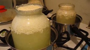 Как сделать творог из молока.