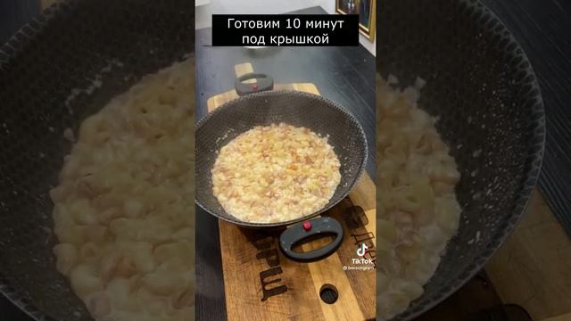 Макароны с чесноком и плавленным сыром это просто??