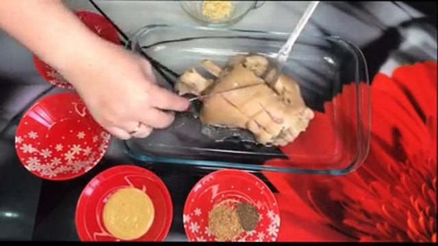 Свиная Рулька запеченная в духовке с картофелем