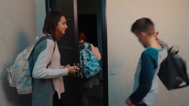 НОВЕНЬКАЯ УДИВИЛА ВЕСЬ КЛАСС!!! смотреть онлайн