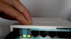 Mikrotik_RB951G-2HnD reset by reset button