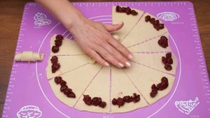 Вкус детства! Нежные Рогалики с Вишнями на смальце
