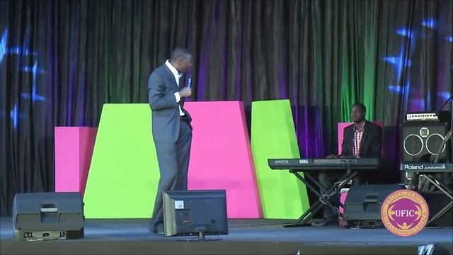 Emmanuel Makandiwa - Mweya Wenhamo смотреть онлайн