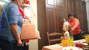 Дедушка Мороз принес подарки