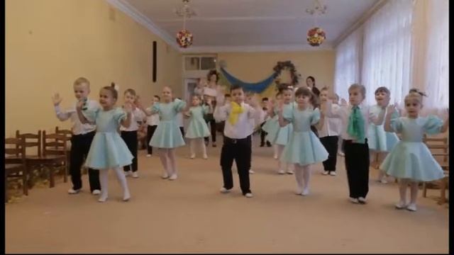 Флешмоб на святі осені ВАС ВІТАЮТЬ ЧЕРНІВЦІ!