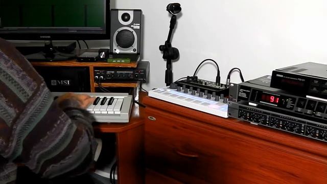Arturia Beatstep Behringer Multicom Roland UA100 Yamaha FB-01 Roland PC-200mkII Superteclados.com смотреть онлайн