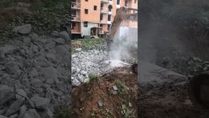 Демонтаж армированной плиты фундамента башенного крана