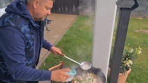 Барашек с овощами в казане на костре / Lamm mit Gemüse im Kessel  (Kasan)auf dem Feuer ?