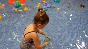 Дети в бассейне, уроки плавания для малышей, Fitness One,