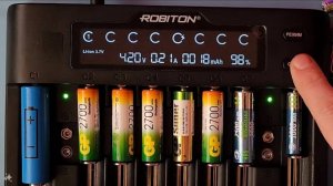 Robiton VolumeChargerPlus. Умное зарядное устройство для АКБ