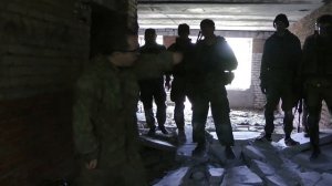 Работа разведчика при зачистке здания, часть 2