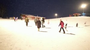 Отдых зимой в Ярославле спортивный комплекс Шакша вечером. 23.01.2022.