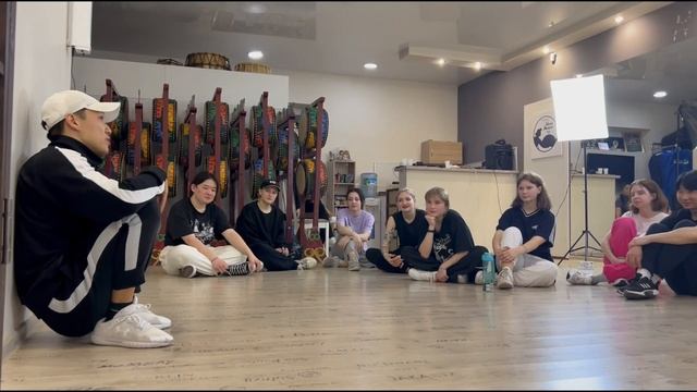 МК: в гостях Артем Хван ? смотреть онлайн