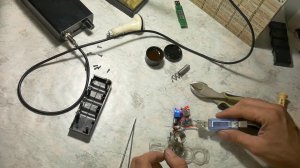 Делаем из дешёвой автозарядки "оригинальное" зарядное для iPhone / IPAD