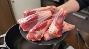 БАРАНЬИ ГОЛЯШКИ ТУШЕНЫЕ С ОВОЩАМИ ENG SUB.