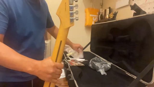 #Unboxing ,Original Fender Stratocaster made in USA смотреть онлайн