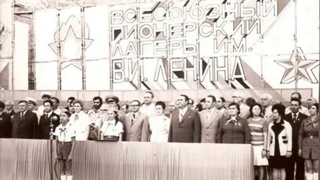А. Пахмутова "Гайдар шагает впереди", слова Н. Добронравова смотреть онлайн