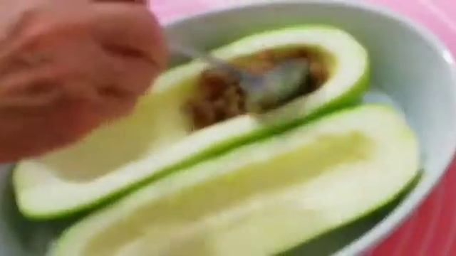 ЗАПЕЧЕНЫЕ  КАБАЧКИ с фаршем и грибами