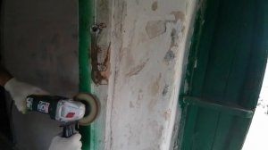 Чистка деревянной двери от краски. Дверь была старая, стала новая.