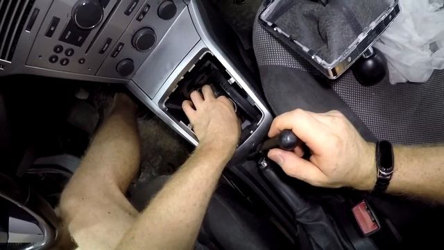 Как снять/разобрать ручку МКПП Opel Astra 2004-2014 год