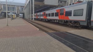 ЭС1П-036 "Ласточка"(Siemens Desiro RUS) отправляется со станции Минск-Пассажирский.