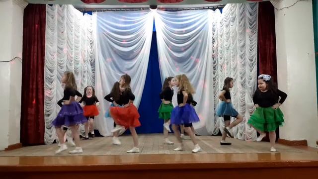 УР, Глазовский район, коллектив «Калинка» Октябрьского Дома культуры Танец «Моя мама круче всех»