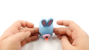 СТРАННАЯ, ПОПУЛЯРНАЯ ИГРУШКА, ЗАЯЦ ПОКАЗЫВАЮЩИЙ ЯЗЫК / AliExpress / 2.55$, 68грн, 190руб.