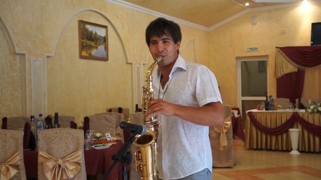 Саксофон на ваш праздник! Любительская съемка ведущей Ольги Сальниковой. смотреть онлайн